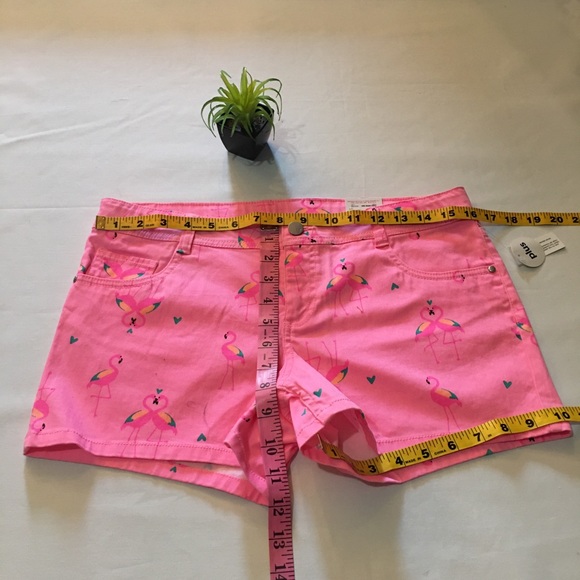 Total Girl Shortie - Picture 2 of 8